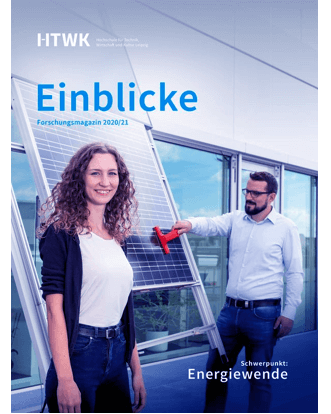 Cover der Einblicke von 2020/2021 mit einer Frau im Vordergrund und einer Person, die im Hintergrund ein Solarpanel reinigt.